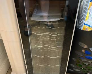 #134 Spt Wine cooler with Thermo Electric cooling and heaing teck 12 bottle $150.00