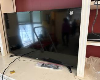 #041 Samsung 40" tv with remote $125.00