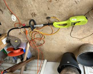 #118 Poulan Electric Weed Eater 810ept $20.00