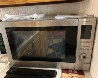 #110 panisonic microwave $30.00