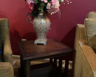 #025 Wood square end table 20x19x17 $75.00