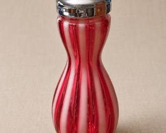 Fenton cranberry optic swirl shaker