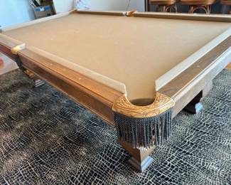 SM296VVintage 8ft Pool Table with Area Rug