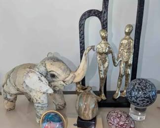SM316Vintage Elephant, Family In Arches, And More Decor