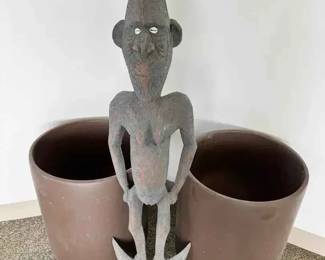 SM307Vintage Papua New Guinea Carved Wood And Pots