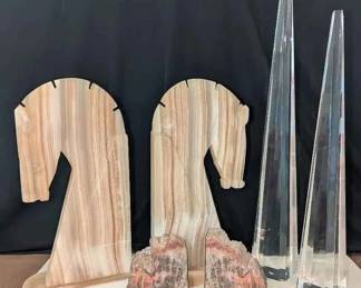 SM284Onyx Horsehead  Petrified Wood Bookends With Obelisk Sculptures