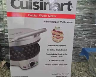 SM220Cuisinart Belgian Waffle Maker