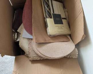 SM253Table Linens And Placemats Mystery Lot