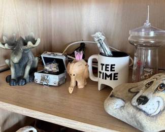 SM201Miscellaneous Souvenir Decor Mystery Lot