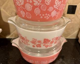 Vintage Pyrex Gooseberry Casserole with Lids