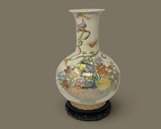 46 VintageToyoJapanHandPaintedFloralPorcelainVasewStand