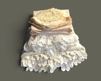 203 VintageCrochetLaceTableclothsLinenNapkinsDoiliesCollection