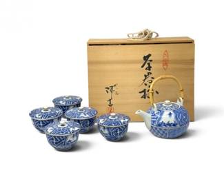 204 KutaniBlueWhitePorcelainTeaSetwTeapot5LiddedCupsBox