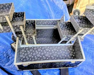 Expandable Makeup/Storage Case