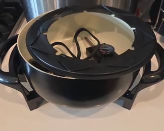 Vintage Oster Electric Fondue Pot with Temperature Control