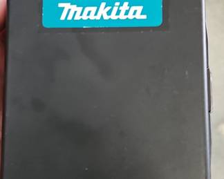 Makita Multi-Bit Screwdriver and Accessory Set