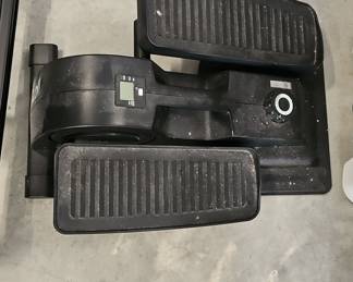 Cubii F3A2 Under-Desk Elliptical