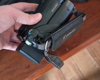 Canon VIXIA HF21 HD Camcorder