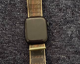 Apple Watch 41mm (Series 7, 8, or 9)