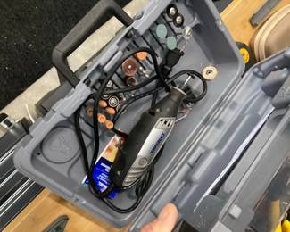 Dremel 3000-HA Multi-Tool 130W in Etui with 25-Piece Accessory Set