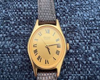 Vintage Seiko Quartz 6421-0600 Gold-Tone Dress Watch with Roman Numerals