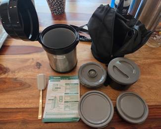 Zojirushi Mr. Bento Stainless Lunch Jar (Model SL-JBE14)