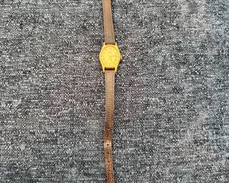 Vintage Seiko Quartz 6421-0600 Gold-Tone Dress Watch with Roman Numerals