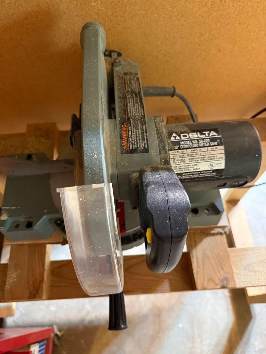 Delta Compound Miter Saw