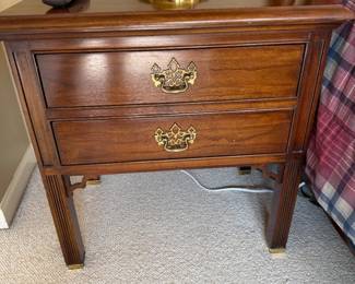 Georgian-style mahogany nightstand