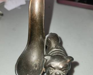 Pipe holder
