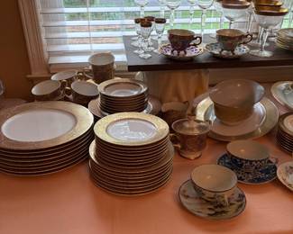 Assorted vintage china and glassware