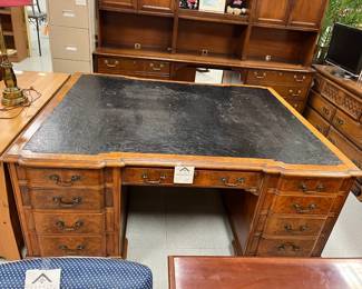 Partners desk