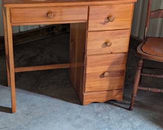 Vintage Oak Desk with 4 Drawers and Chair