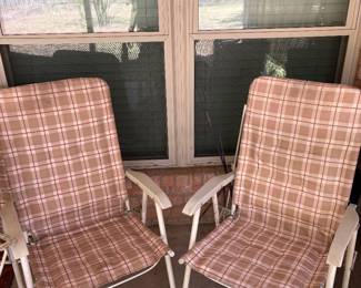 Folding chairs (set of 4)
