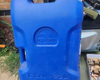 Igloo 6 gallon water container