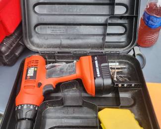Black and decker screw gun