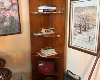 Corner cabinet