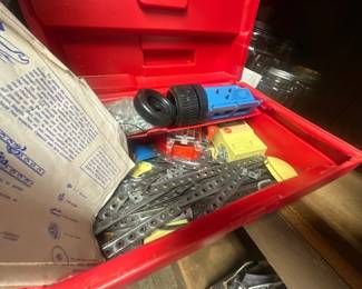 Erector set