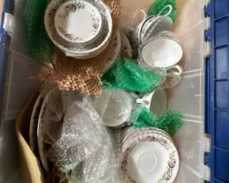 Creative fine china (Japan)