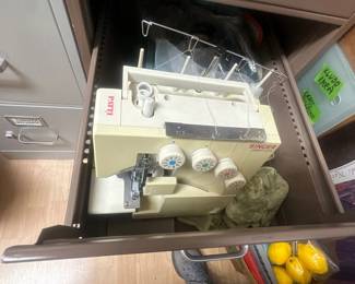 Singer sewing serger