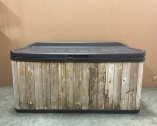 Cedarpaneled Deck Box