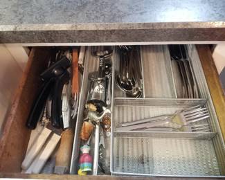 Kitchen gadgets & flatware