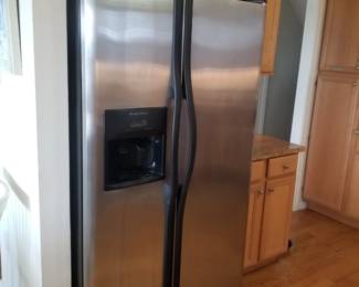 Frigidaire refrigerator mfg. 8/2005