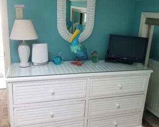 6-drawer dresser; mirror; table lamp; TV