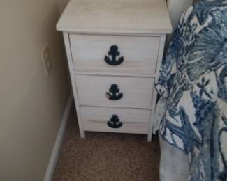 3-drawer chest