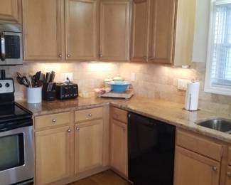 Kenmore dishwasher; underlit cabinets!