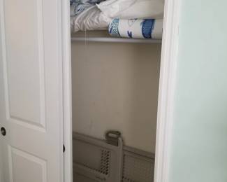 Baby/pet gate; pillows & bedding