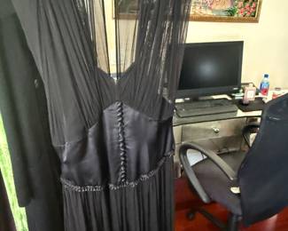 womens design and mens clothing .. med large very nice
