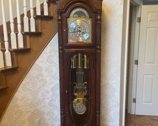 Howard Miller model 610-948