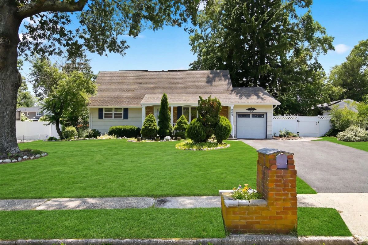 01Front with grass